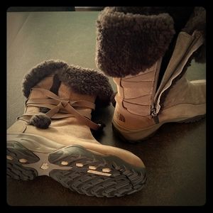 North Face Women's Zippered Snow Boots